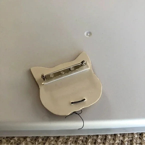 Vintage Kitty Brooch - Picture 2 of 3